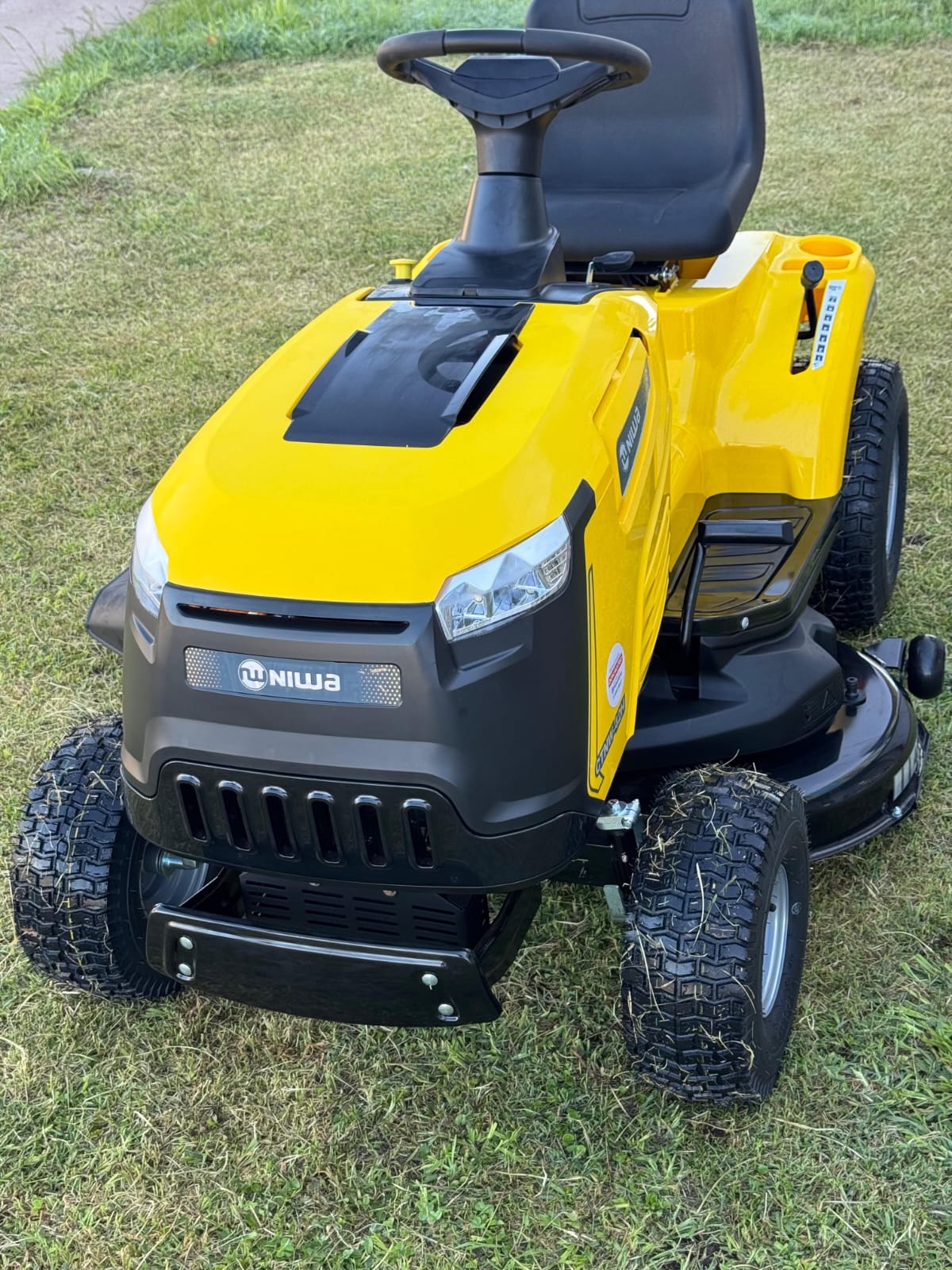 Tractor de cortar pasto-Niwa CTNW-42H