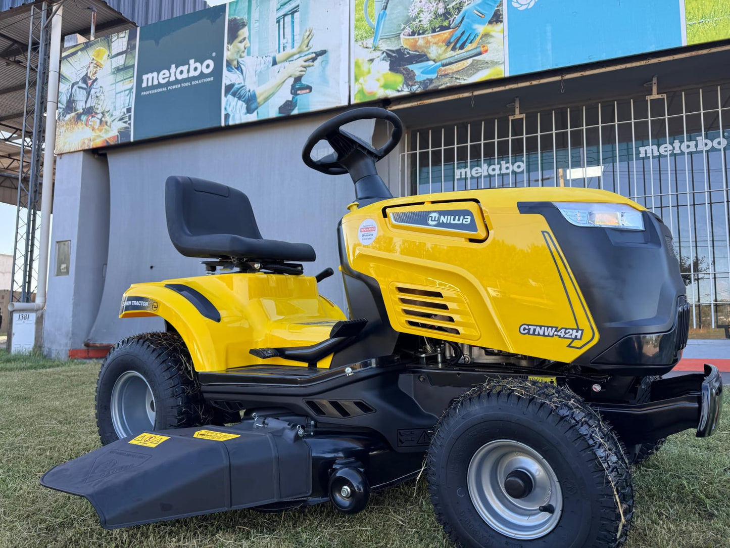 Tractor de cortar pasto-Niwa CTNW-42H