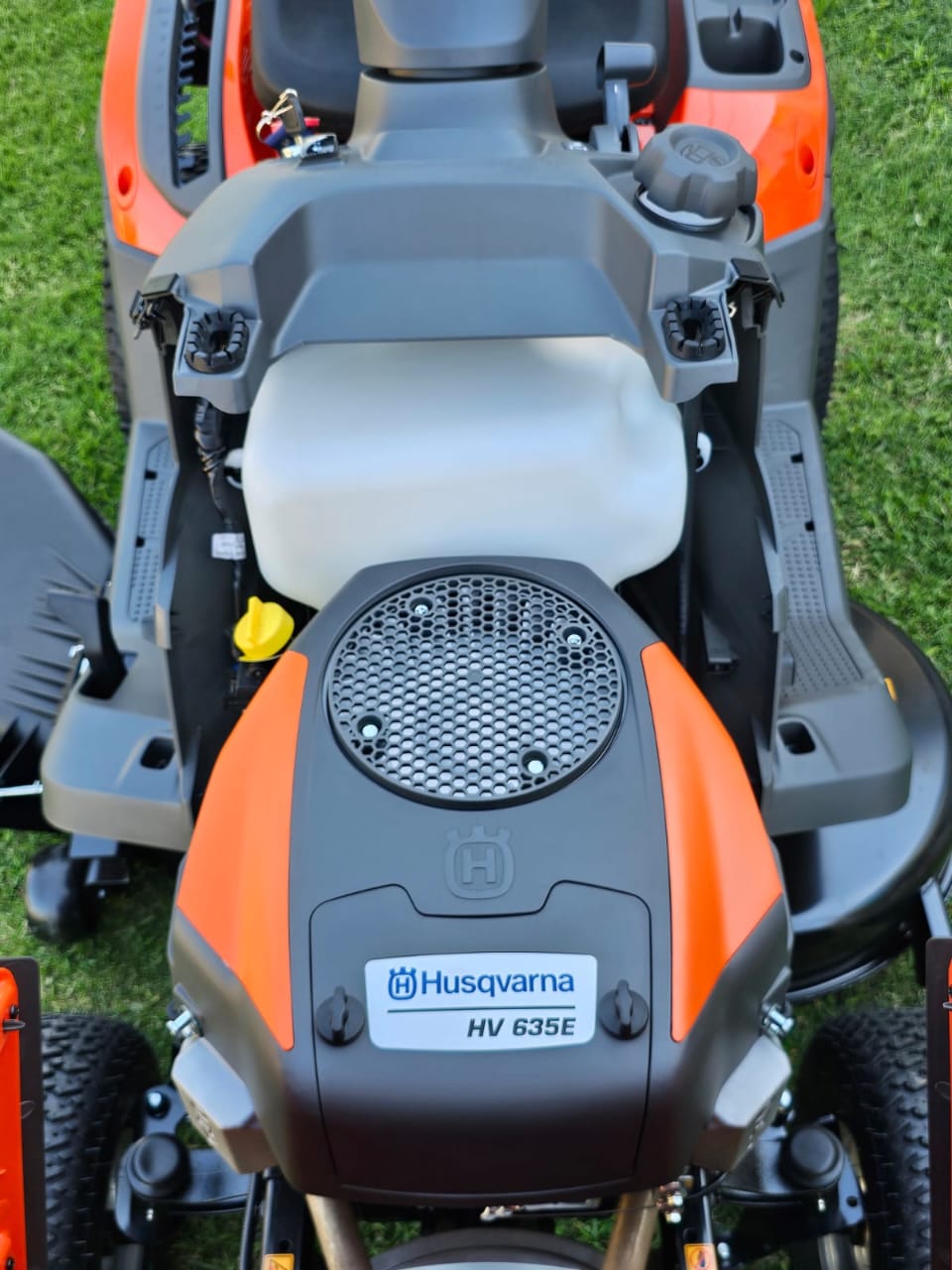 Tractor de cortar pasto-Husqvarna TS 217TM