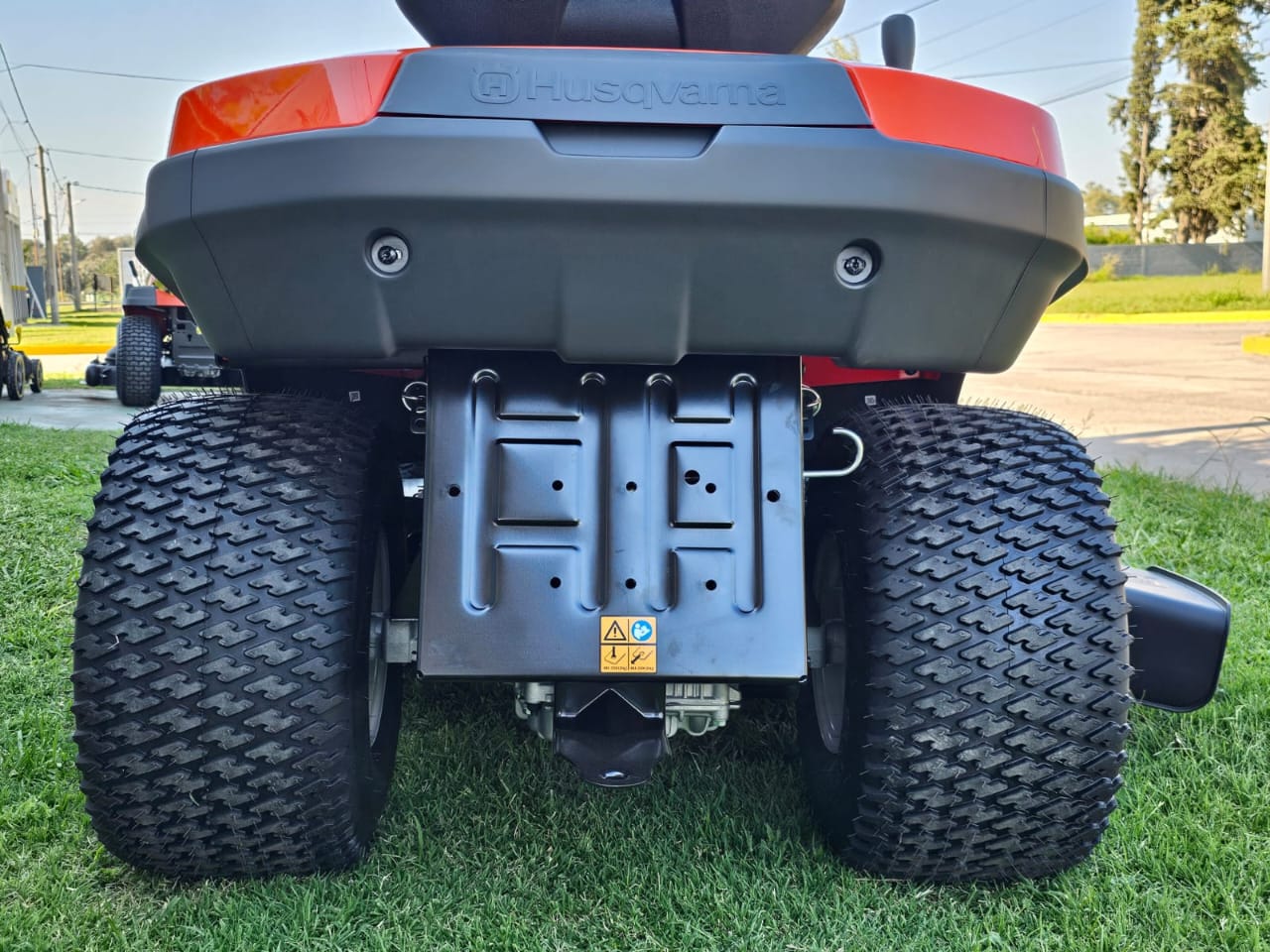 Tractor de cortar pasto-Husqvarna TS 217TM